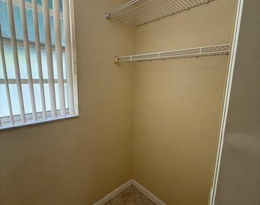 5232 Sw 122nd Terrace - Photo Thumbnail 6