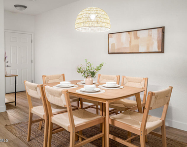 525 N Miller Road - Photo Thumbnail 5