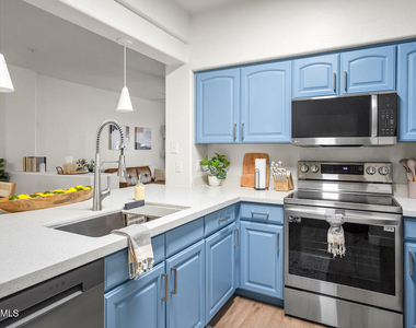 525 N Miller Road - Photo Thumbnail 7