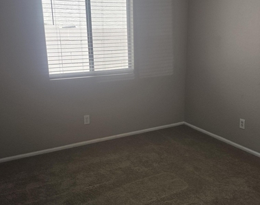 41240 W Capistrano Drive - Photo Thumbnail 9
