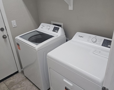41240 W Capistrano Drive - Photo Thumbnail 11