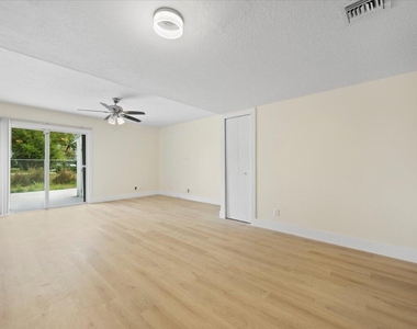 3666 Pinehurst Drive - Photo Thumbnail 9