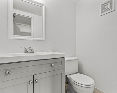 74 Mansfield B - Photo Thumbnail 15