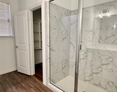 2405 Lovegrass Lane - Photo Thumbnail 12