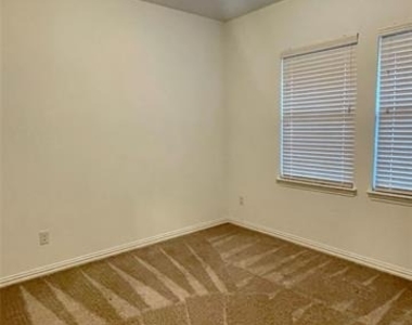 2405 Lovegrass Lane - Photo Thumbnail 2