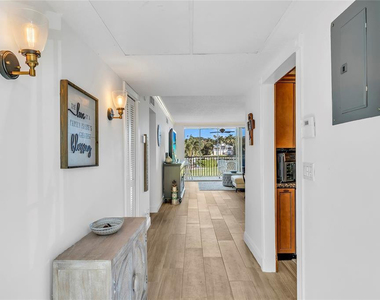 3150 Ne 48th Court - Photo Thumbnail 3