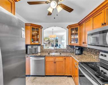 3150 Ne 48th Court - Photo Thumbnail 12
