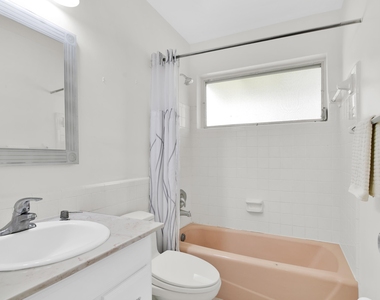 1869 Nw 46th Street - Photo Thumbnail 19