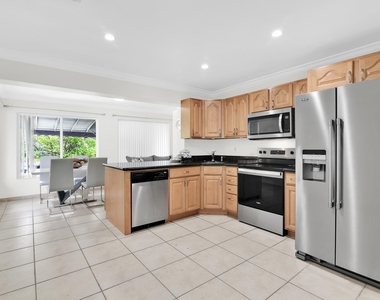 1869 Nw 46th Street - Photo Thumbnail 27