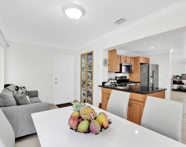 1869 Nw 46th Street - Photo Thumbnail 10