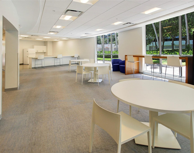 2500 Parkview Drive - Photo Thumbnail 27