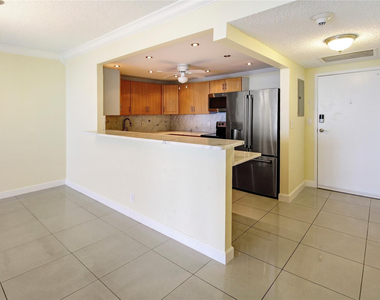 2500 Parkview Drive - Photo Thumbnail 10