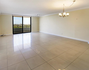 2500 Parkview Drive - Photo Thumbnail 8