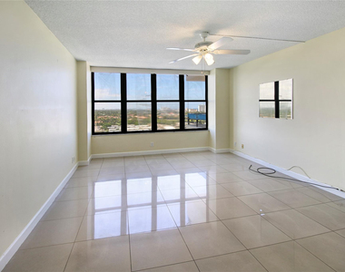2500 Parkview Drive - Photo Thumbnail 13