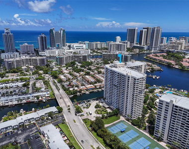 2500 Parkview Drive - Photo Thumbnail 2