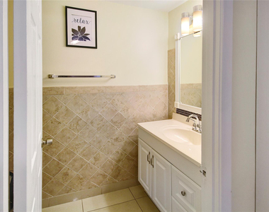 2500 Parkview Drive - Photo Thumbnail 17