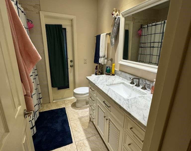 1726 Nw 82nd Avenue - Photo Thumbnail 1