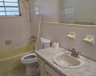 205 Se 7th Street - Photo Thumbnail 10
