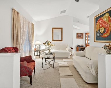 1058 Sw Locke Avenue - Photo Thumbnail 5