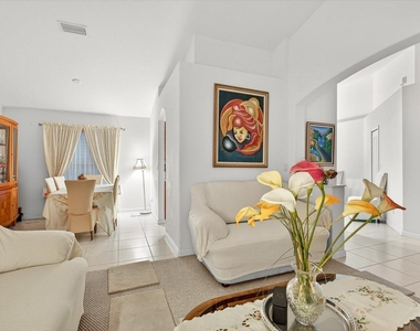 1058 Sw Locke Avenue - Photo Thumbnail 8