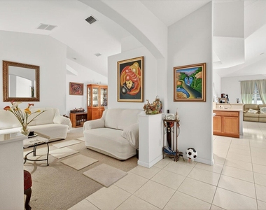 1058 Sw Locke Avenue - Photo Thumbnail 4