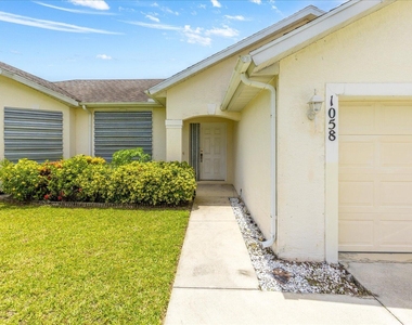 1058 Sw Locke Avenue - Photo Thumbnail 1