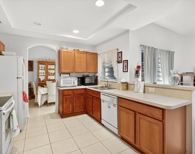 1058 Sw Locke Avenue - Photo Thumbnail 13