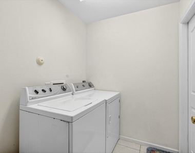 1058 Sw Locke Avenue - Photo Thumbnail 35