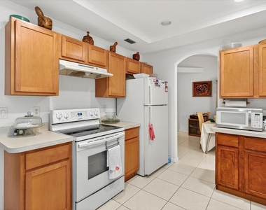 1058 Sw Locke Avenue - Photo Thumbnail 14