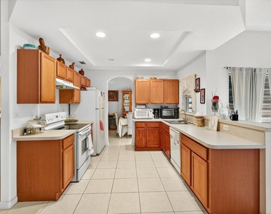 1058 Sw Locke Avenue - Photo Thumbnail 12