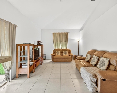 1058 Sw Locke Avenue - Photo Thumbnail 17