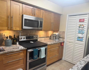 2662 Nw 33rd Street - Photo Thumbnail 4