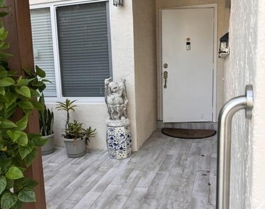 8249 Nw 9th Street - Photo Thumbnail 6