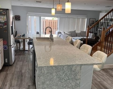 8249 Nw 9th Street - Photo Thumbnail 1