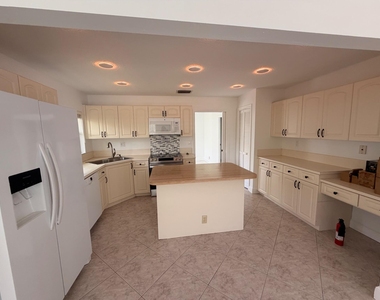 21092 Shady Vista Lane - Photo Thumbnail 9