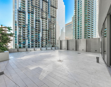 300 Biscayne Blvd Way - Photo Thumbnail 10