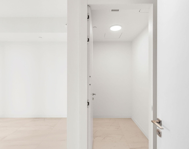 300 Biscayne Blvd Way - Photo Thumbnail 8