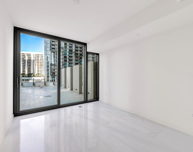 300 Biscayne Blvd Way - Photo Thumbnail 7
