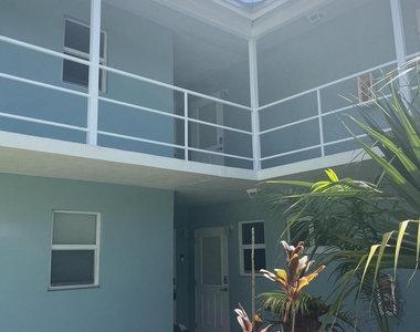 400 Northlake Court - Photo Thumbnail 2