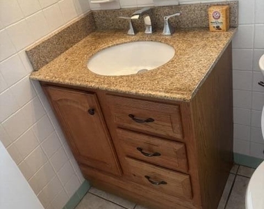 400 Northlake Court - Photo Thumbnail 8