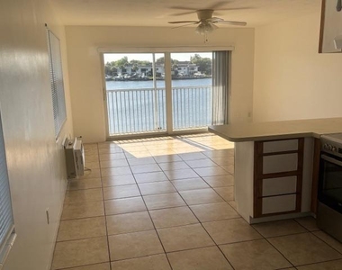 400 Northlake Court - Photo Thumbnail 5