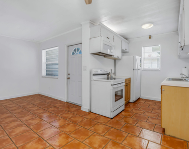 421 Ne 1st Street - Photo Thumbnail 14
