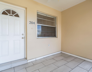 421 Ne 1st Street - Photo Thumbnail 5