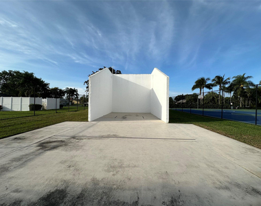 8395 Garden Gate Place - Photo Thumbnail 17