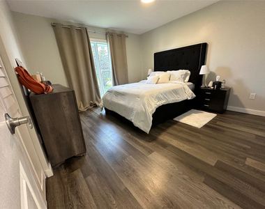8395 Garden Gate Place - Photo Thumbnail 21
