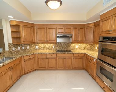 9 Ne 20th Avenue - Photo Thumbnail 8