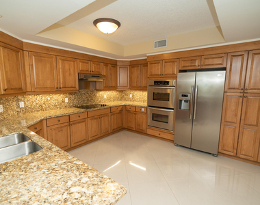 9 Ne 20th Avenue - Photo Thumbnail 7