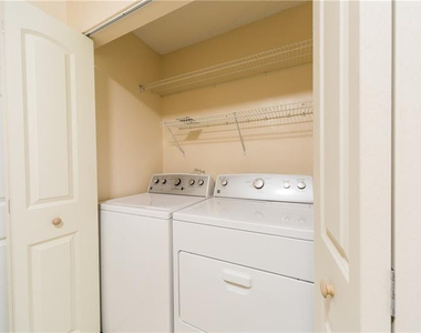1343 Hampton Boulevard - Photo Thumbnail 7