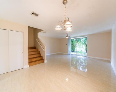 1343 Hampton Boulevard - Photo Thumbnail 5