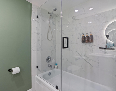 6361 N Falls Cir Drive - Photo Thumbnail 17